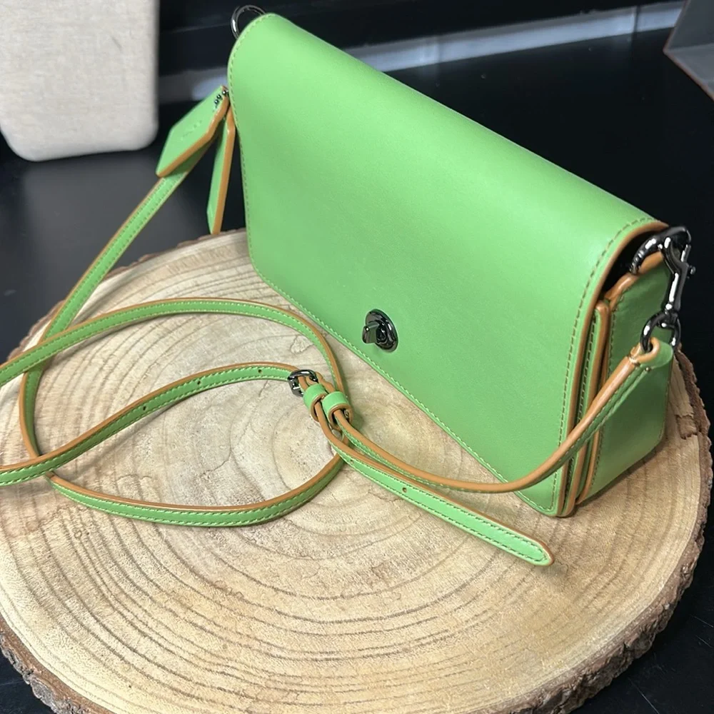 Coach Pistachio Dinky Glovetanned Green Leather Crossbody Shoulder Bag Purse - Picture 4 of 15